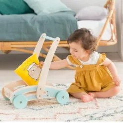 Corolle BB30 CHARIOT DE MARCHE EN BOIS -Magasin De Jouets Vtech 67d32317a50d3ff232a8bbb10a84f02eb86eaf76 10082921 03