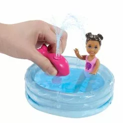 MATTEL COFFRET POUPEE BABYSITTER PISCINE - BARBIE -Magasin De Jouets Vtech 8cb51bf99b96882d33869798fda3888c918382dd 10022597 04